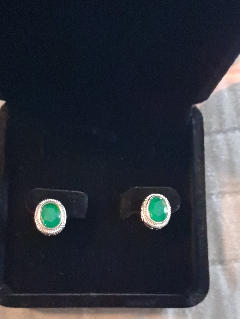 New Genuine Emerald  and Silver  Earrings